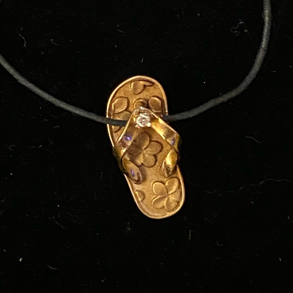 😍RARE😍 Maui Divers Hibiscus Plumeria Top Slipper Pendant